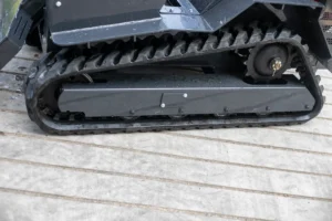 yz-t390-mini-track-skid-steer-rubber-track-undercarriage-detail
