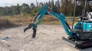 Bucket with Hydraulic Thumb